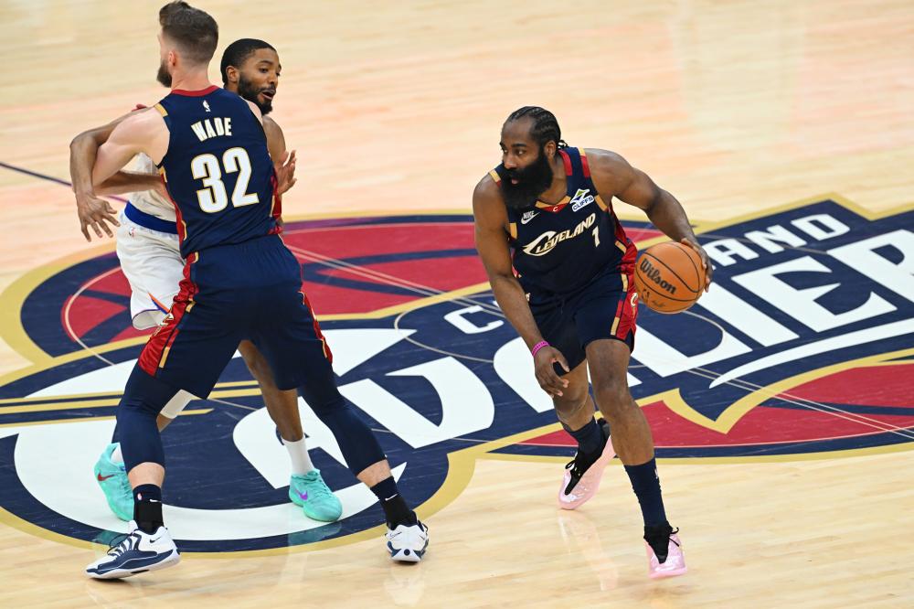坎宁安确诊气胸引发热议 NBA评奖规则遭质疑 活塞季后赛希望受挫